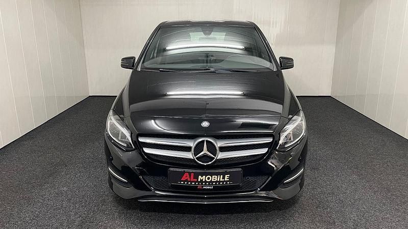 Gebraucht Mercedes B180 122 PS (89 kW) 2016 Schwarz Kleinwagen