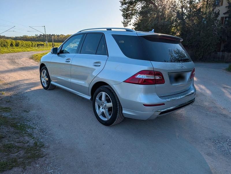 Gebraucht Mercedes ML350 258 PS (189 kW) 2015 Grau SUV