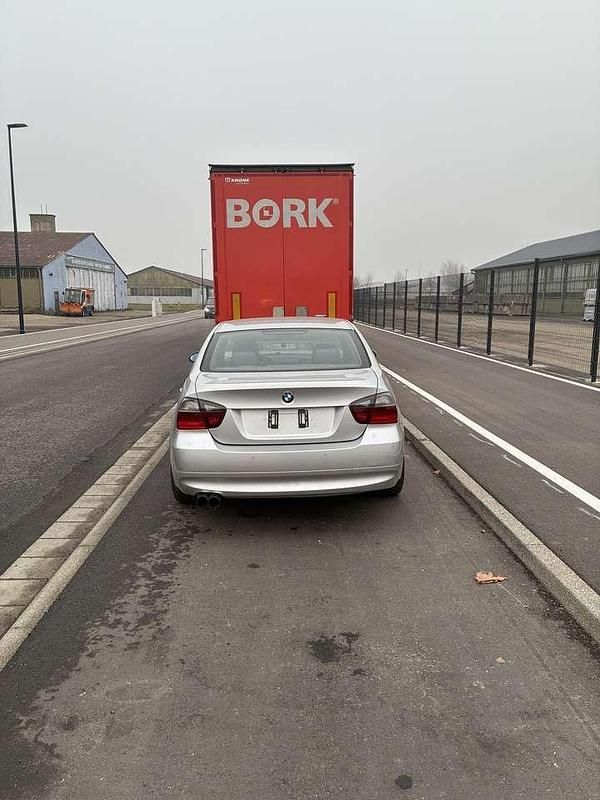 Gebraucht BMW 325 Performance 218 PS (160 kW) 2005 Silber Limousine