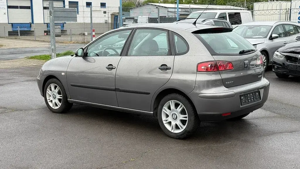 Gebraucht Seat Ibiza 75 PS (55 kW) 2004 Grau Kleinwagen