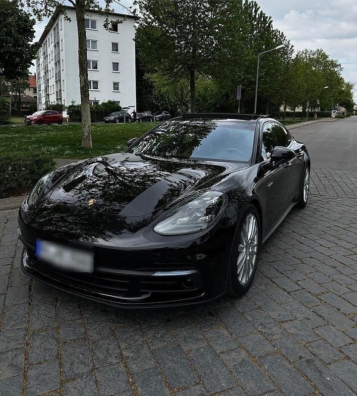 Schwarz Gebraucht 2019 Porsche Panamera 4 Limousine | 67.500 € (Superpreis) - Bild 1/4