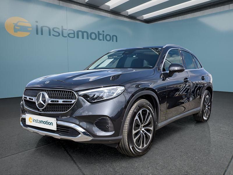 Grau Gebraucht 2024 Mercedes GLC200 SUV | 54.149 € (Etwas zu teuer) - Bild 1/4