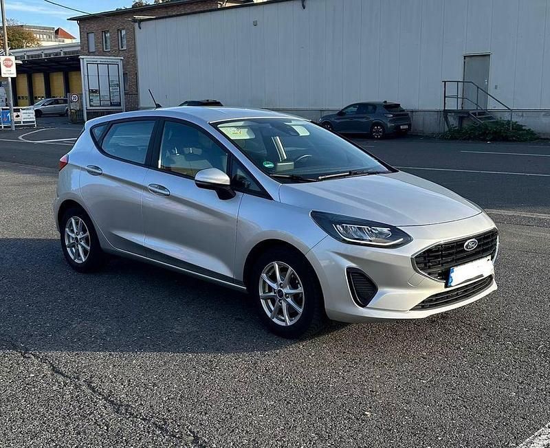 Silber Gebraucht 2022 Ford Fiesta Cool & Connect Limousine | 14.800 € (Fairer Preis) - Bild 1/4