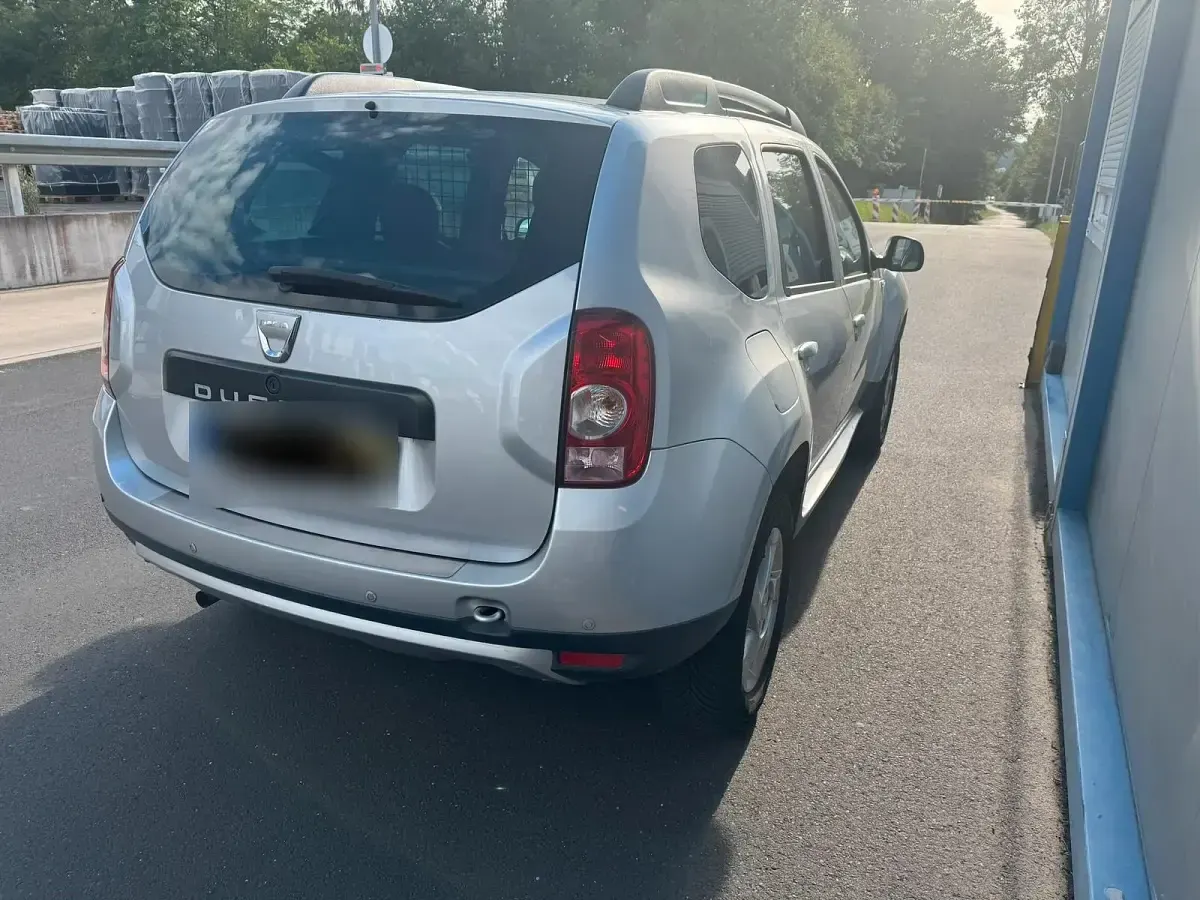 Gebraucht Dacia Duster 105 PS (77 kW) 2011 Silber SUV