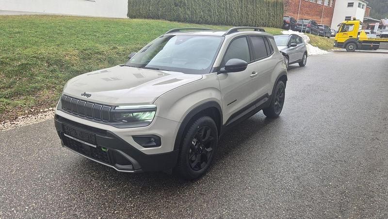 Neu Jeep Avenger 145 PS (106 kW) 2025 Beige SUV