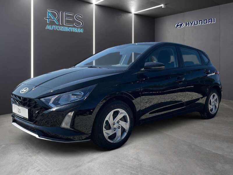 Phantom black Gebraucht 2024 Hyundai i20 Select Kleinwagen | 18.310 € (Fairer Preis) - Bild 1/4