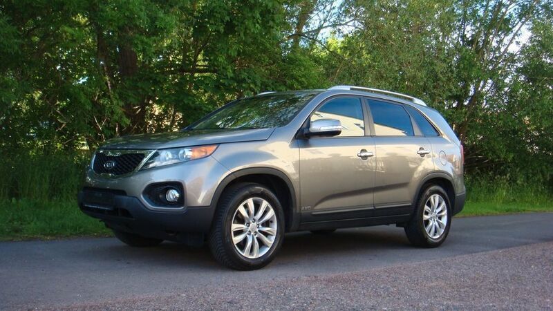 Grau Gebraucht 2009 Kia Sorento Vision SUV | 4.990 € (Fairer Preis) - Bild 1/4
