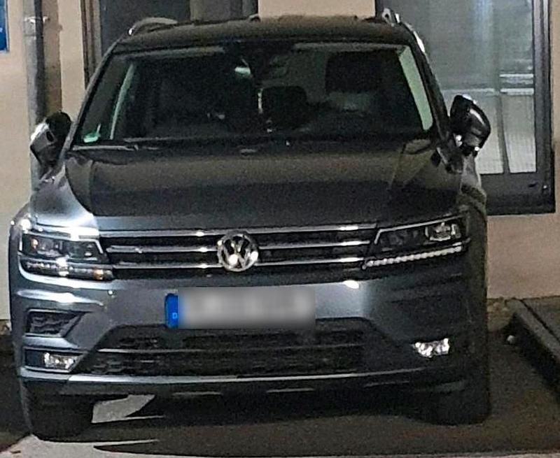 Silber Gebraucht 2018 VW Tiguan Allspace SUV | 24.300 € (Teuer) - Bild 1/4