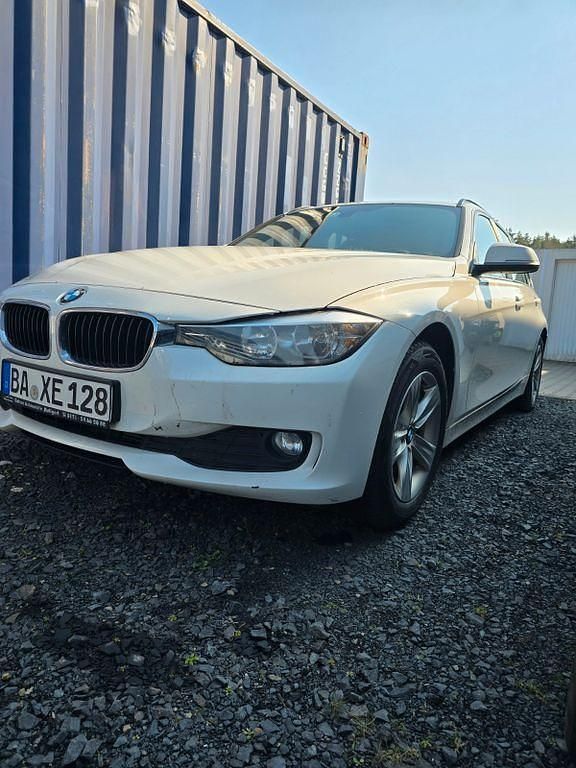 Gebraucht BMW 318 143 PS (105 kW) 2014 Weiß Kombi