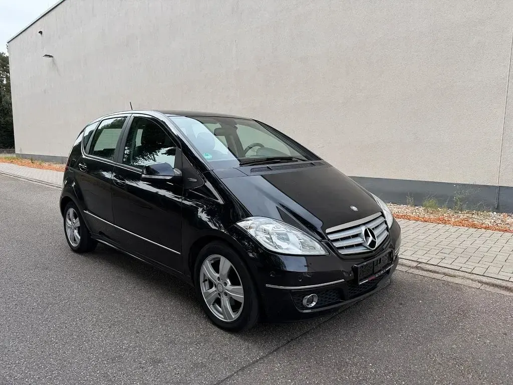 Gebraucht Mercedes A180 Avantgarde 109 PS (80 kW) 2012 Schwarz Kleinwagen