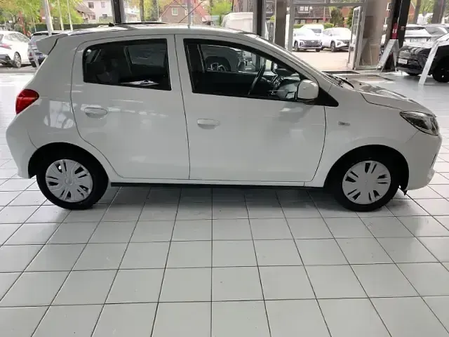 Gebraucht Mitsubishi Space Star Select 71 PS (52 kW) 2023 S) (weiss Kleinwagen