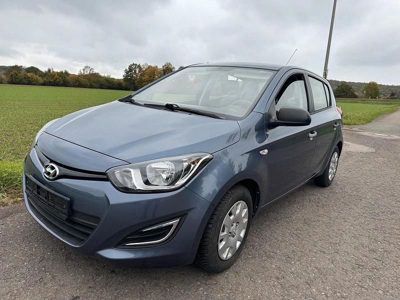 Blau Gebraucht 2013 Hyundai i20 Kleinwagen | 4.450 € (Fairer Preis) - Bild 1/4