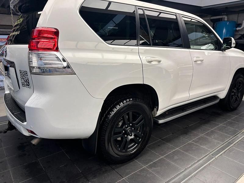Gebraucht Toyota Land Cruiser 190 PS (139 kW) 2012 Weiß SUV