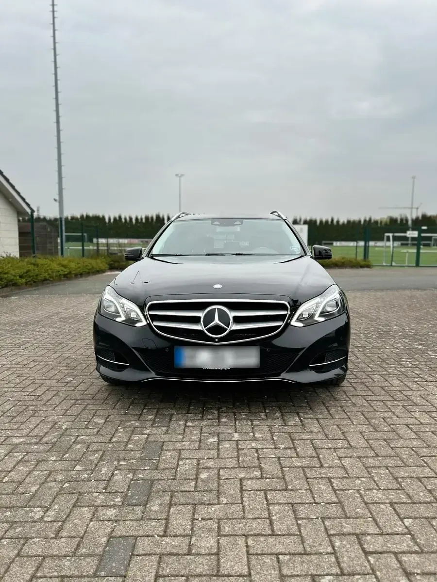 Second-hand Mercedes E250 204 CP (150 kW) 2015 Negru Break