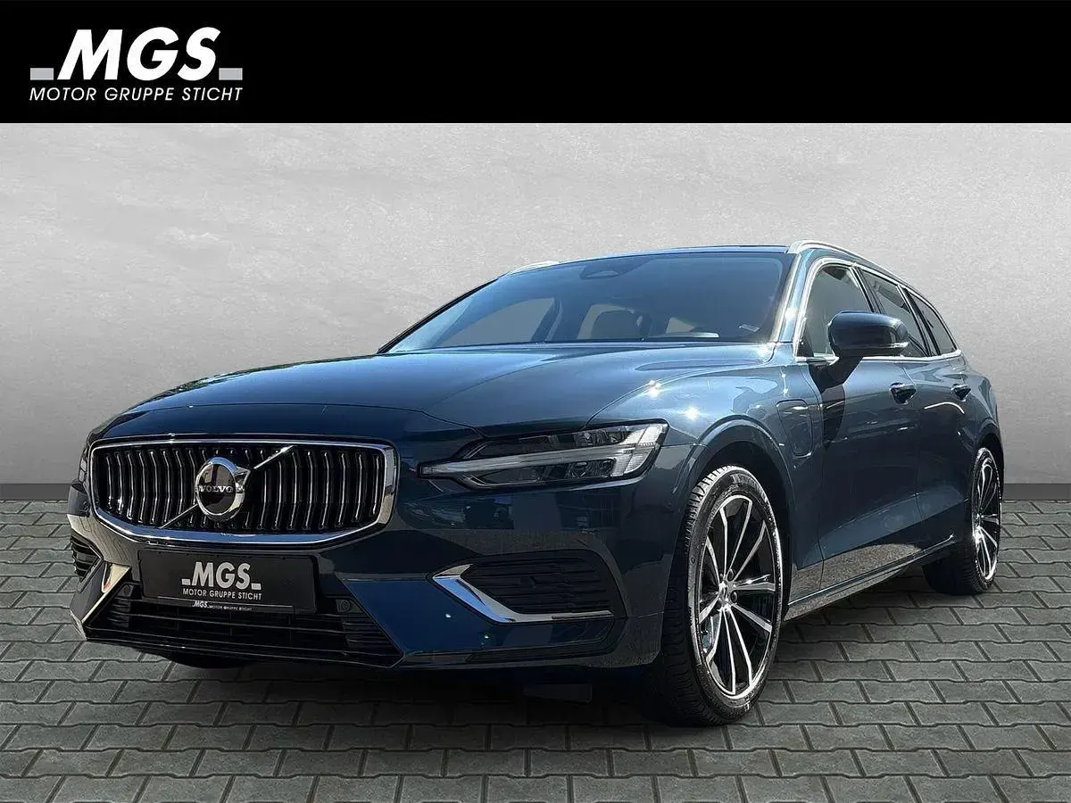 Gebraucht Volvo V60 Core 253 PS (186 kW) 2026 Denim blue metallic Kombi