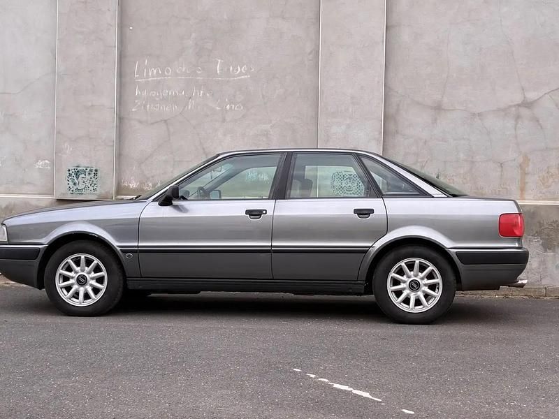 Gebraucht Audi 80 90 PS (66 kW) 1992 Grau Limousine