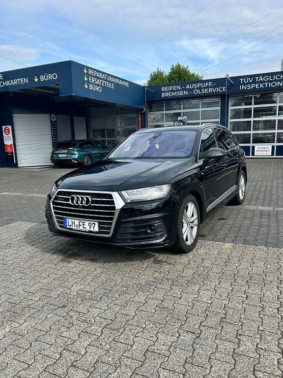 Gebraucht Audi Q7 Ambiente 218 PS (160 kW) 2018 Schwarz SUV
