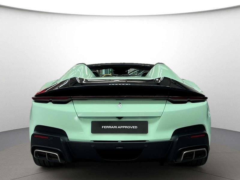 Gebraucht Ferrari 12 Cilindri 825 PS (606 kW) 2025 Verde pallido Cabrio