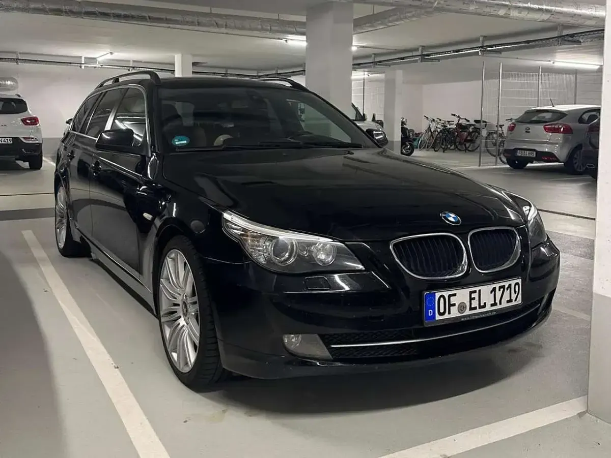 Gebraucht BMW 520 Lifestyle 163 PS (119 kW) 2010 Schwarz Kombi