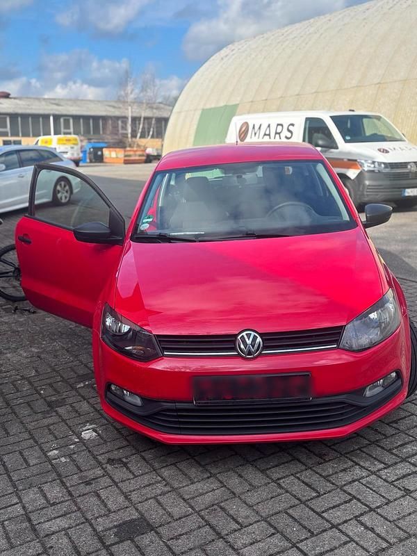 Gebraucht VW Polo 69 PS (50 kW) 2015 Rot Coupé