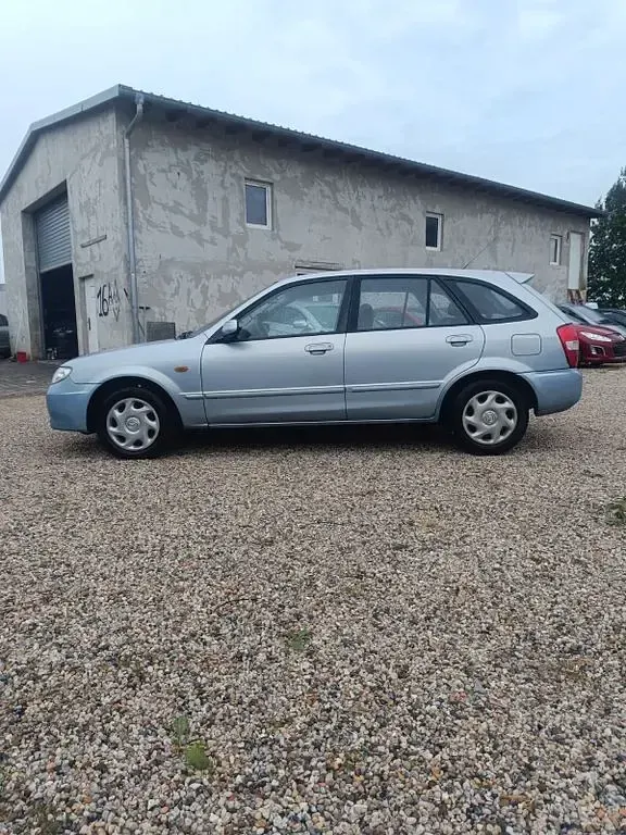 Gebraucht Mazda 323 95 PS (69 kW) 2003 Blau Limousine