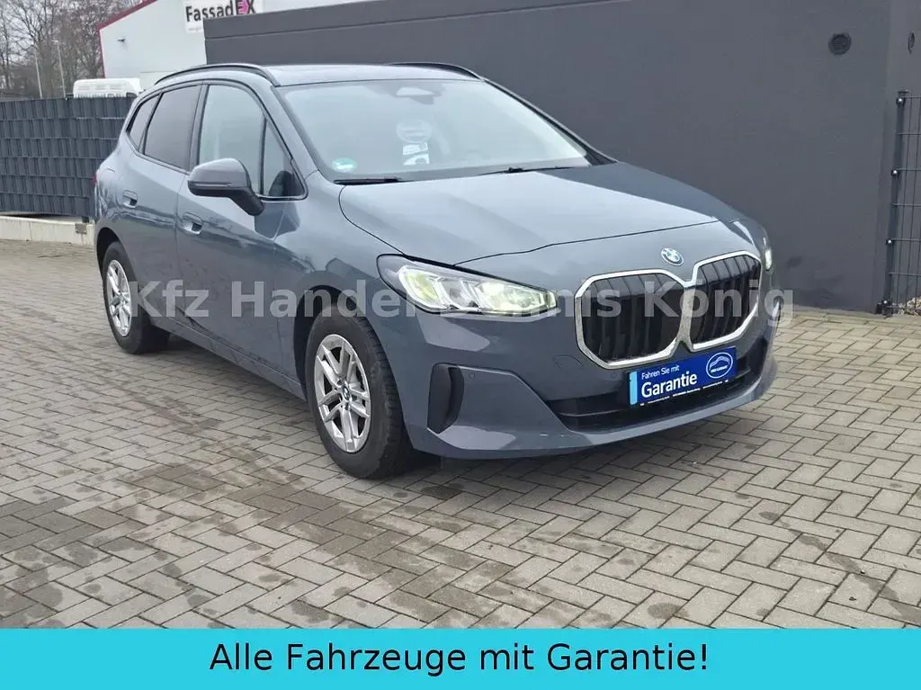 Gebraucht BMW 220 Active Tourer 170 PS (125 kW) 2025 Grau Van / Kleinbus