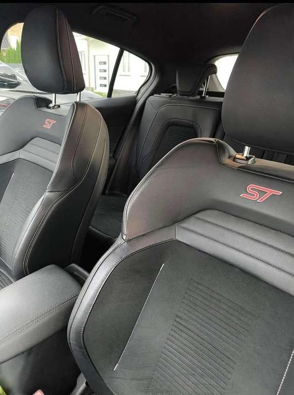 Gebraucht Ford Focus ST 280 PS (205 kW) 2021 Weiß Kleinwagen