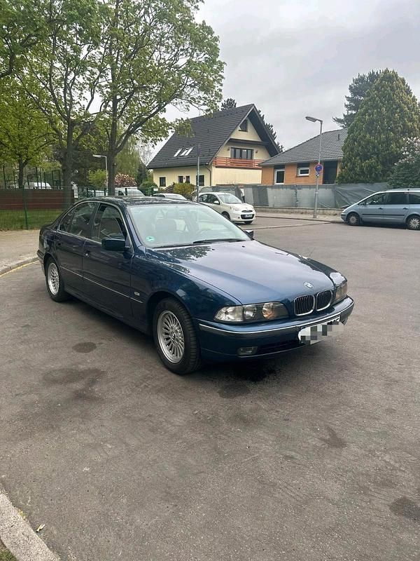 Gebraucht 2025 BMW 535 Limousine | 3.900 € - Bild 1/4