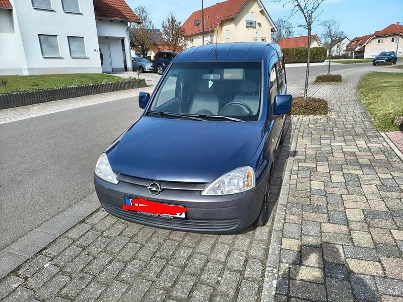 Gebraucht Opel Combo 65 PS (47 kW) 2004 Blau Van / Kleinbus