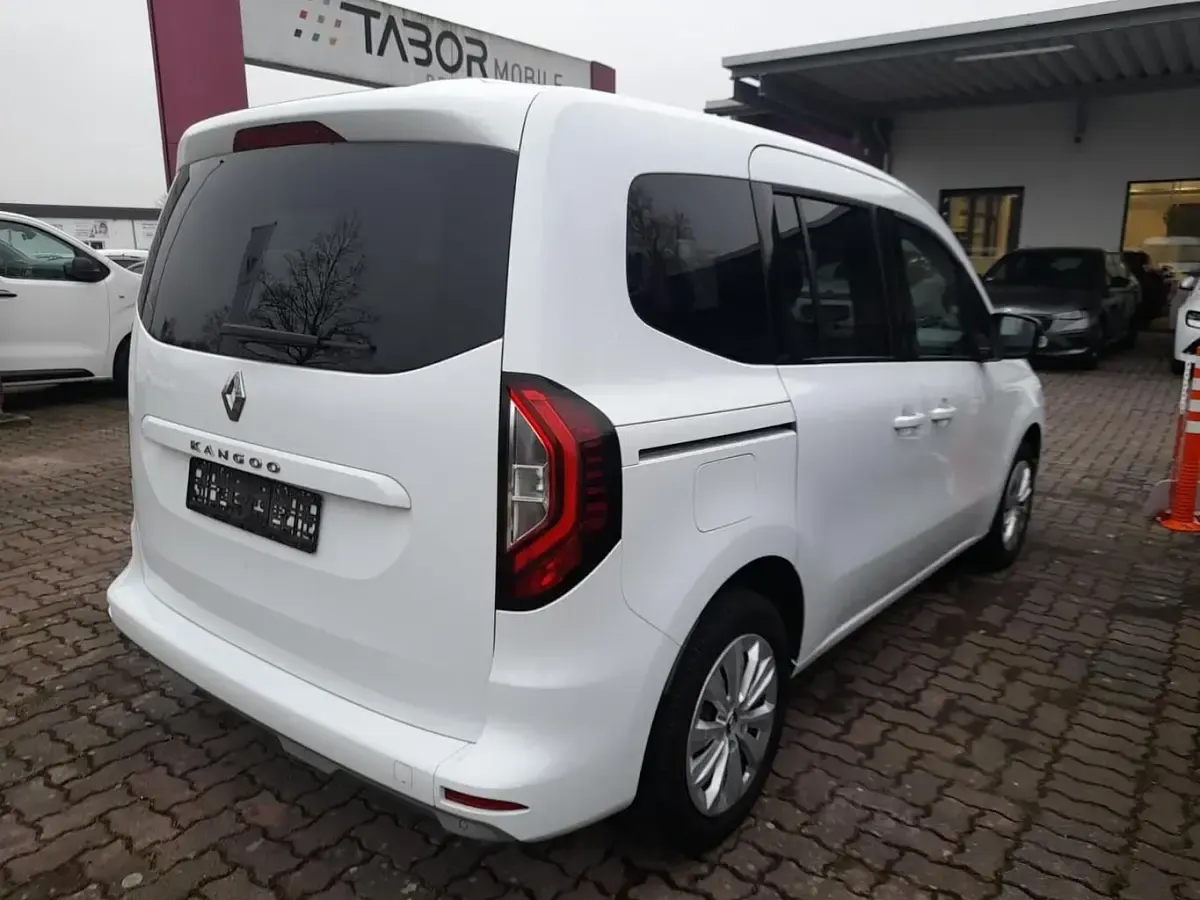 Usata Renault Kangoo Equilibre 102 CV (75 kW) 2023 Bianco Monovolume