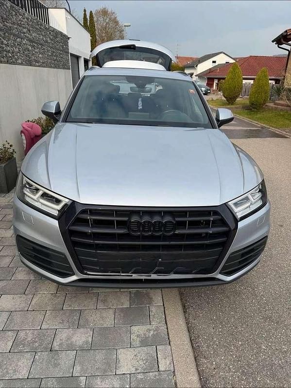 Second-hand Audi Q5 Design 190 CP (139 kW) 2019 Argintiu SUV