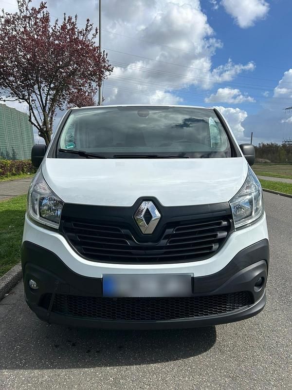 Gebraucht Renault Trafic 120 PS (88 kW) 2017 Weiß Van / Kleinbus