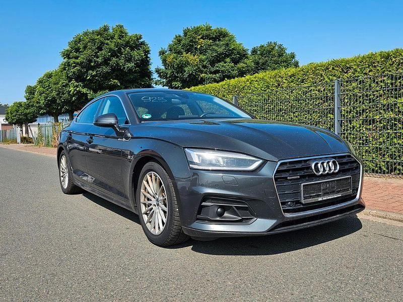 Grau Gebraucht 2019 Audi A5 Sport Coupé | 16.490 € - Bild 1/4