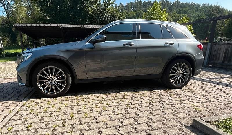 Silber Gebraucht 2017 Mercedes GLC350 SUV | 29.999 € (Guter Preis) - Bild 1/4