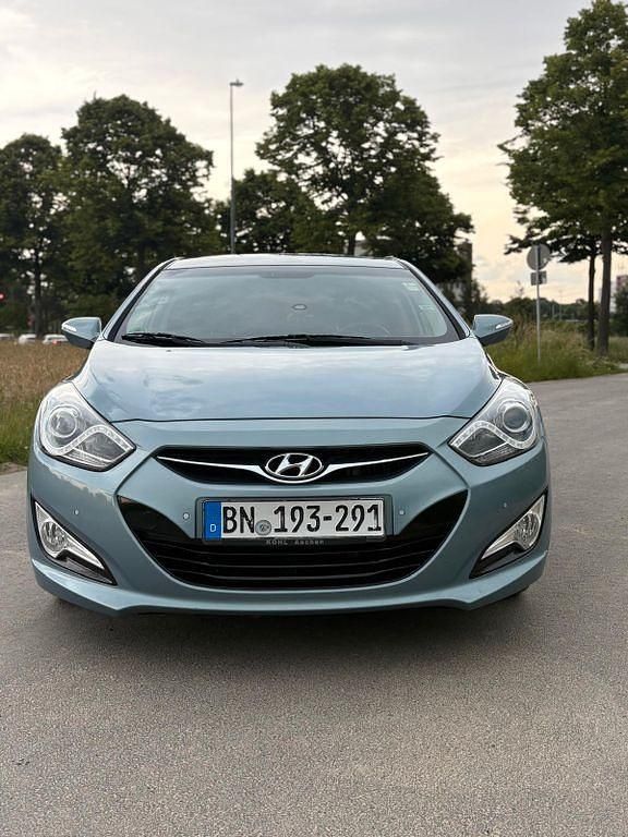 Blau Gebraucht 2013 Hyundai i40 Style Limousine | 7.400 € (Fairer Preis) - Bild 1/4