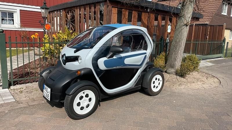 Grau Gebraucht 2012 Renault Twizy Kleinwagen | 2.400 € (Guter Preis) - Bild 1/4