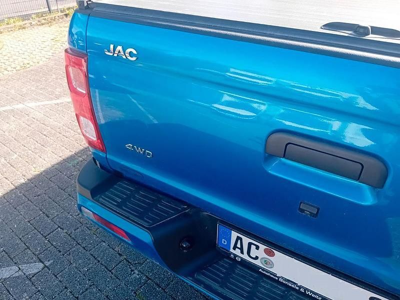 Gebraucht JAC JS8 204 PS (150 kW) 2023 Blau SUV