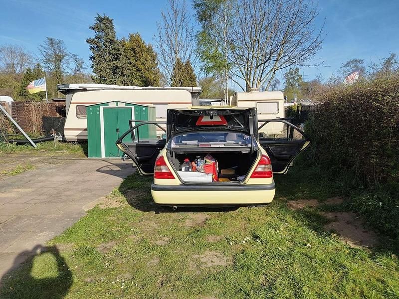 Gebraucht Mercedes 190 102 PS (75 kW) 1993 Limousine