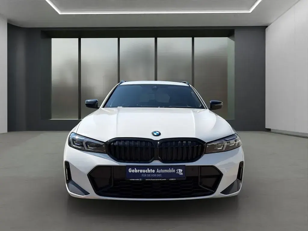 Gebraucht BMW 330 M Sport 286 PS (210 kW) 2022 Weiss / alpinweiss Kombi
