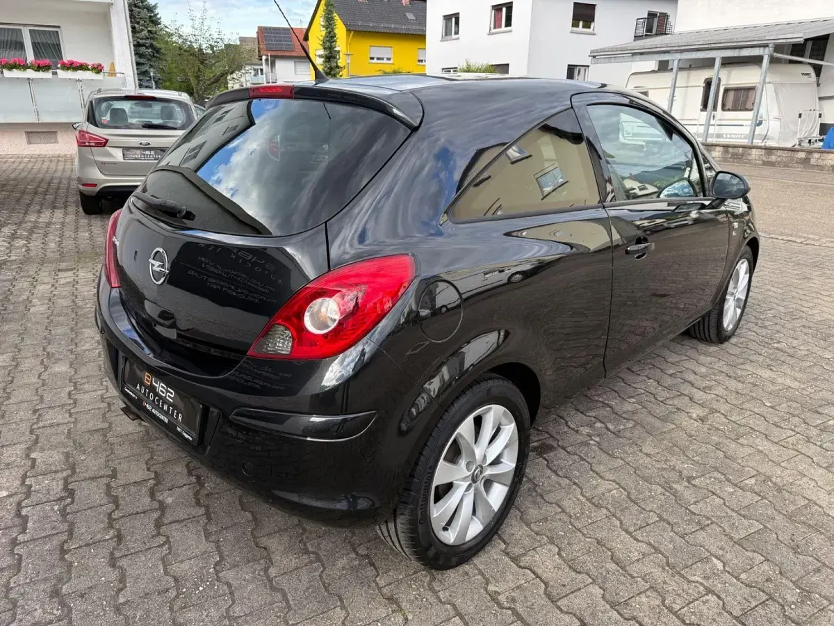 Gebraucht Opel Corsa 87 PS (63 kW) 2012 Schwarz Kleinwagen