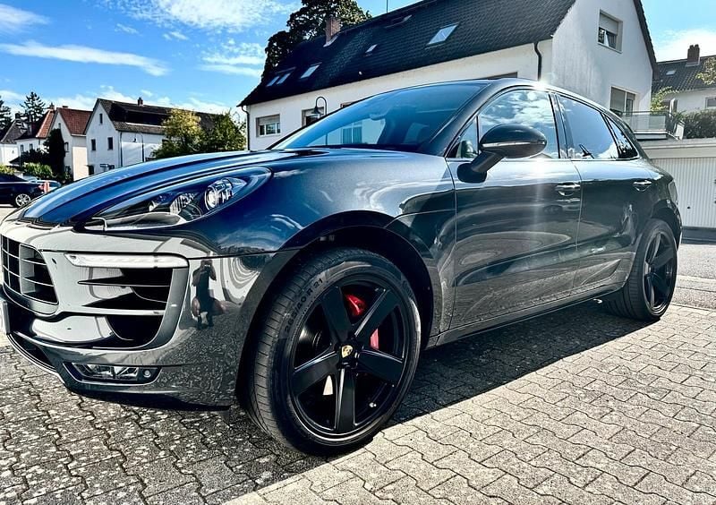 Grau Gebraucht 2016 Porsche Macan GTS SUV | 35.900 € (Superpreis) - Bild 1/4