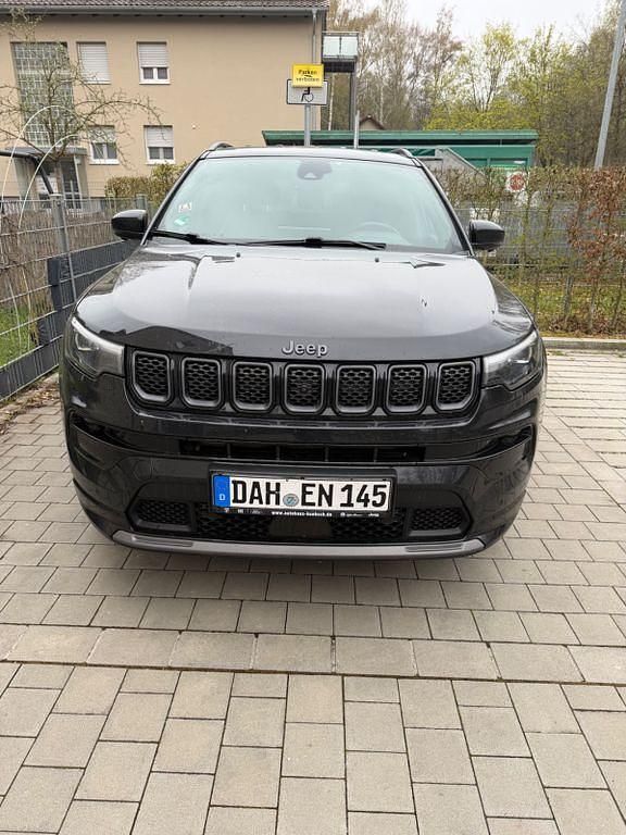 Second-hand Jeep Compass 150 CP (110 kW) 2021 Negru SUV