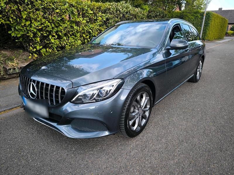 Gebraucht Mercedes C180 156 PS (114 kW) 2015 Grau Kombi