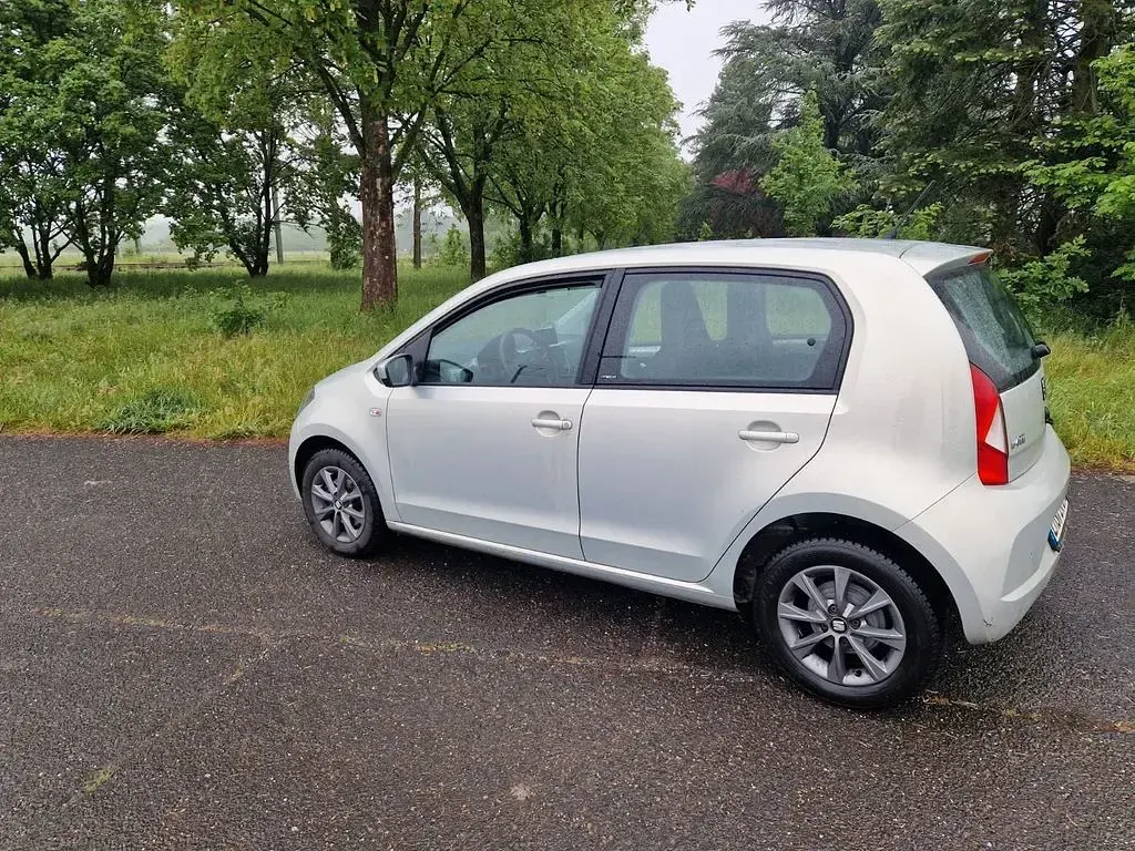Gebraucht Seat Mii I-Tech 60 PS (44 kW) 2015 Silber Kleinwagen