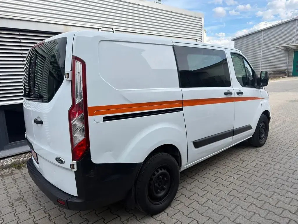 Gebraucht Ford Transit Custom 105 PS (77 kW) 2018 Weiß Van / Kleinbus