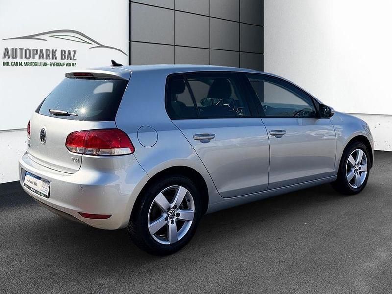 Usata VW Golf VII Comfortline 105 CV (77 kW) 2012 Argento Berlina