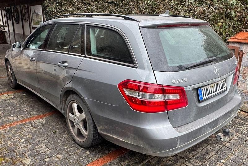 Gebraucht Mercedes E220 170 PS (125 kW) 2010 Silber Limousine