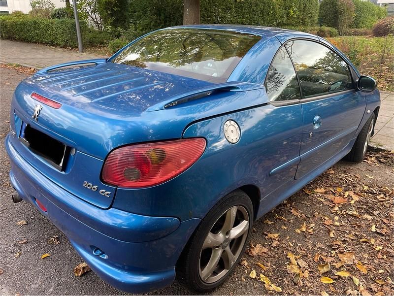 Gebraucht Peugeot 206 CC 109 PS (80 kW) 2003 Blau Cabrio