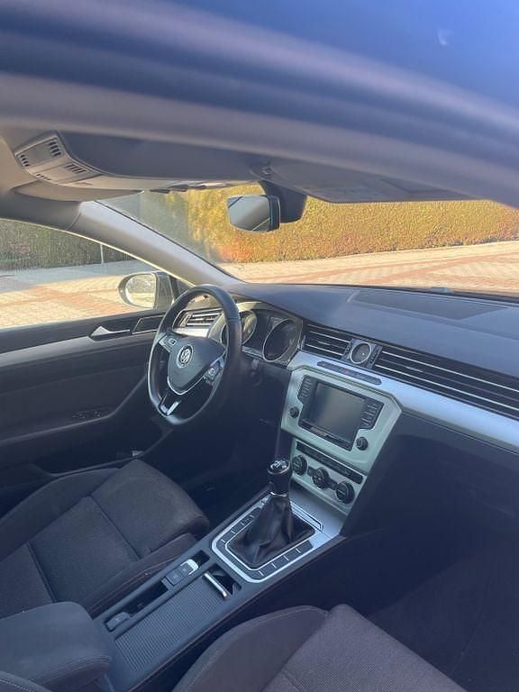 Second-hand VW Passat Comfortline 150 CP (110 kW) 2016 Albastru Break