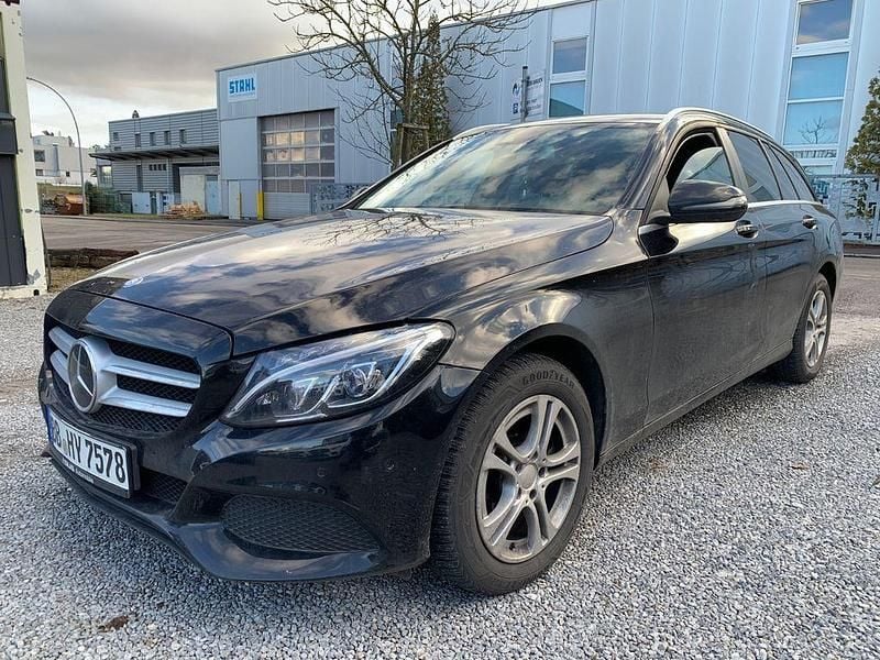Gebraucht Mercedes C220 170 PS (125 kW) 2015 Schwarz Kombi